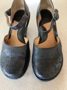 Born Simeon Hand-Tooled Black Leather Mary Jane Heel - Size 9